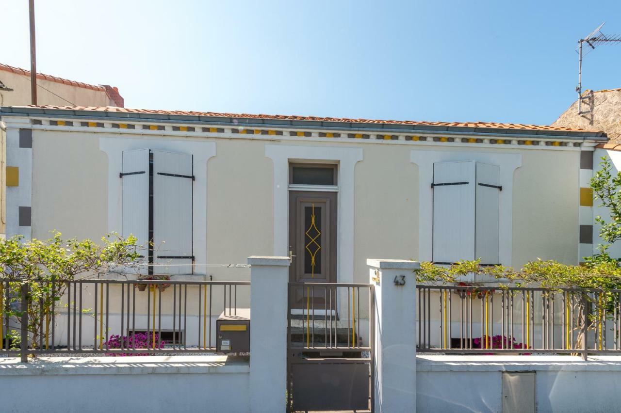 Bed and Breakfast L'Escale Marine - Couette Et Cafe La Rochelle  Exteriér fotografie